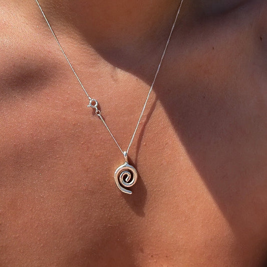 The Maris Swirl Necklace
